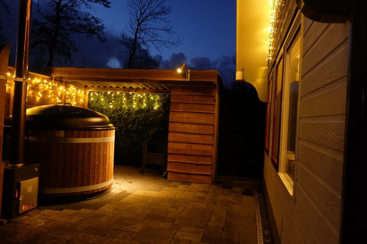 De Rozenbottel Holiday home Tzummarum
